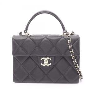 CHANEL Matelasse Top Handle Shoulder Bag in Calfskin Leather (Black)